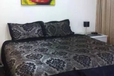 Hotel Caves Motor Inn