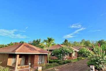 Hotell Regenta Resort Mango Village Guhagar