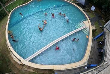 אתר נופש Ambalama Leisure Lounge