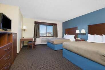 هتل Americinn By Wyndham Windsor Ft. Collins