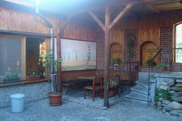 הוסטל Garchev Han