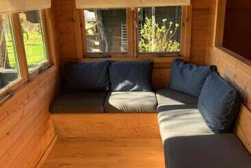 膳宿费 The Bee   Trekkershuts & Apartment