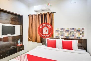 Hotel Oyo 72147 Sai Food Plaza