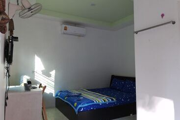 Hotel Sroe Ground Homestay