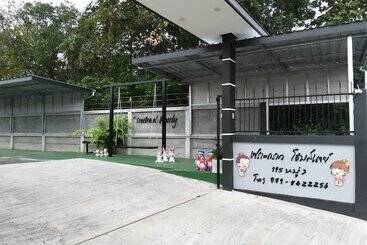 Otel Sroe Ground Homestay