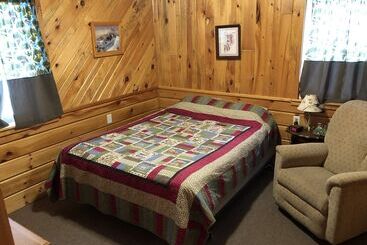 بيت ريفى Sunset Pines Resort