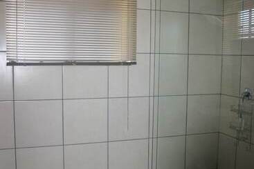 فندق Fraaigelegen Farm