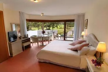 בית מלון כפרי Del Lago Golf & Art Resort