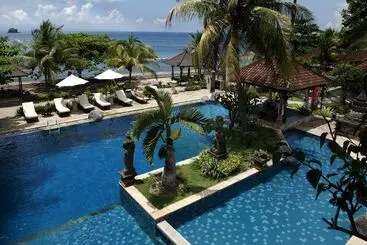 בית מלון כפרי Puri Bagus Candidasa