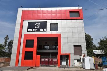 هتل Mint Inn