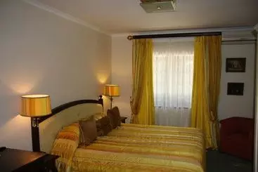 בית מלון כפרי Greenways Manor Guesthouse