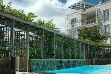 בית מלון כפרי Waterfront Village