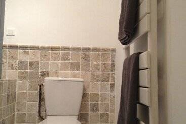 بنسيون Limoux Riverside Gardens