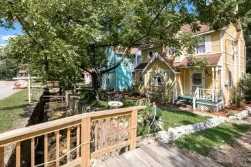 ペンション Cottages On Main