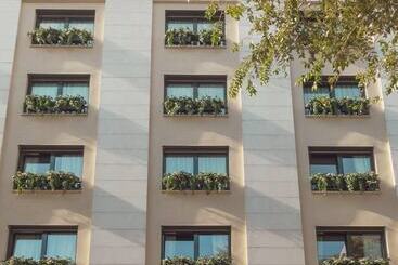 هتل The Pavilions Madrid