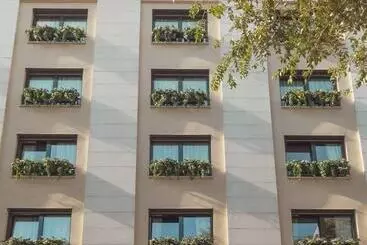 هتل The Pavilions Madrid