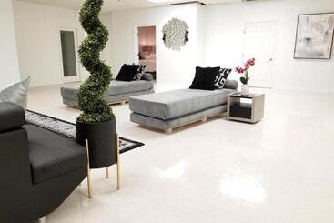 酒店 9br Sleeps 19. Amazing Deal!!