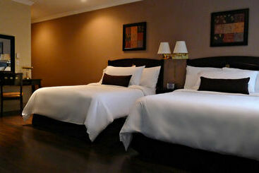 Grand Hotel & Suites