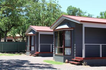 Hotel Adelaide Caravan Park   Aspen Holiday Parks