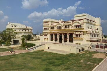 Hotel Amritara Surajgarh Fort