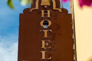 هتل El Encanto Inn & Suites