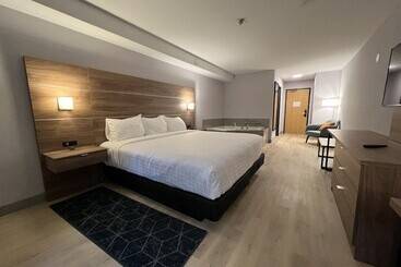 호텔 Super 8 By Wyndham Cornwall On