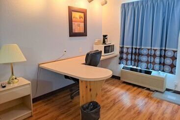 Motel Super 8 By Wyndham Three Hills Ab