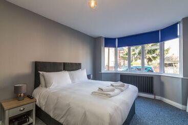 پانسیون 30 Charnwood Avenue