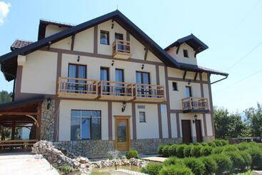 تختخواب و صبحانه Vila Madera Pribojska Banja