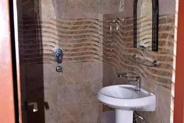 Hotel Ronak Cottage