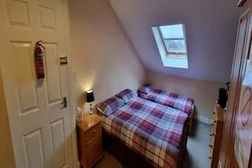 Pensió Town House B & B