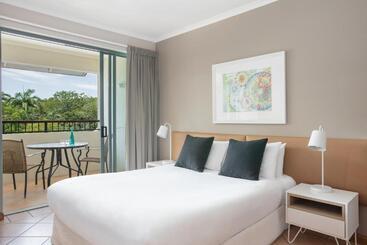 Отель Mantra In The Village