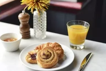 Отель The Russell Boutique