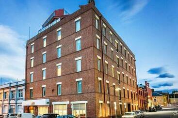 Hobart Waterfront Apartments