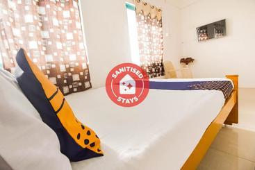 בית מלון כפרי Spot On Sun Residency