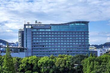 Lijiang Waterfall Hotel Guilin