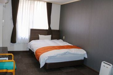 בית מלון כפרי Sanbe Onsen Kokumin Shukusha Sanbesou