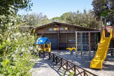 Hotelli Hu Montescudaio Village