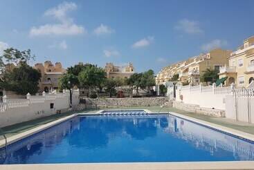 کلبه Globus Gran Alacant