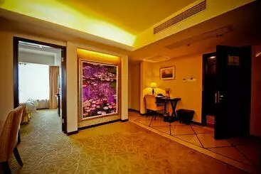 Hotel Howard Johnson All Suites