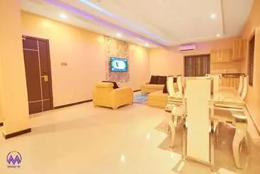 Hotel Double M Exquisite Suites And Lounge