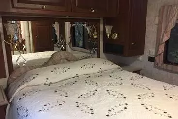 Hotelli The Great Escape Shirley With Hot Tub