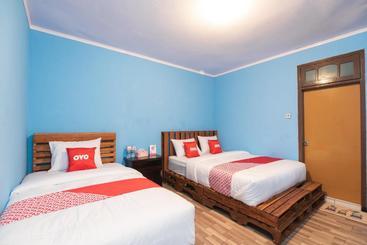 호텔 Oyo 1852 Intan Bromo Residence