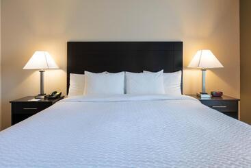 酒店 Days Inn & Suites By Wyndham Florence/jackson Area