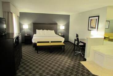 Szálloda Oak Hill Inn & Suites