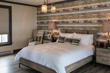 بنسيون Russelltown Inn