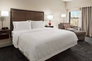 فندق Hampton Inn Lawrence
