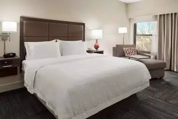 Отель Hampton Inn Lawrence