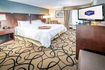 בית מלון כפרי Hampton Inn Monroe