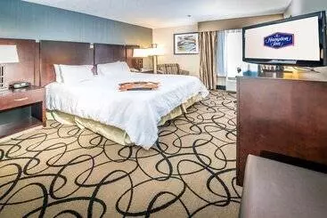 בית מלון כפרי Hampton Inn Monroe